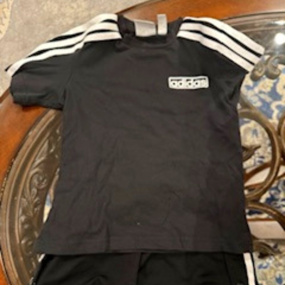 Adidas Boys Set – Size 5T